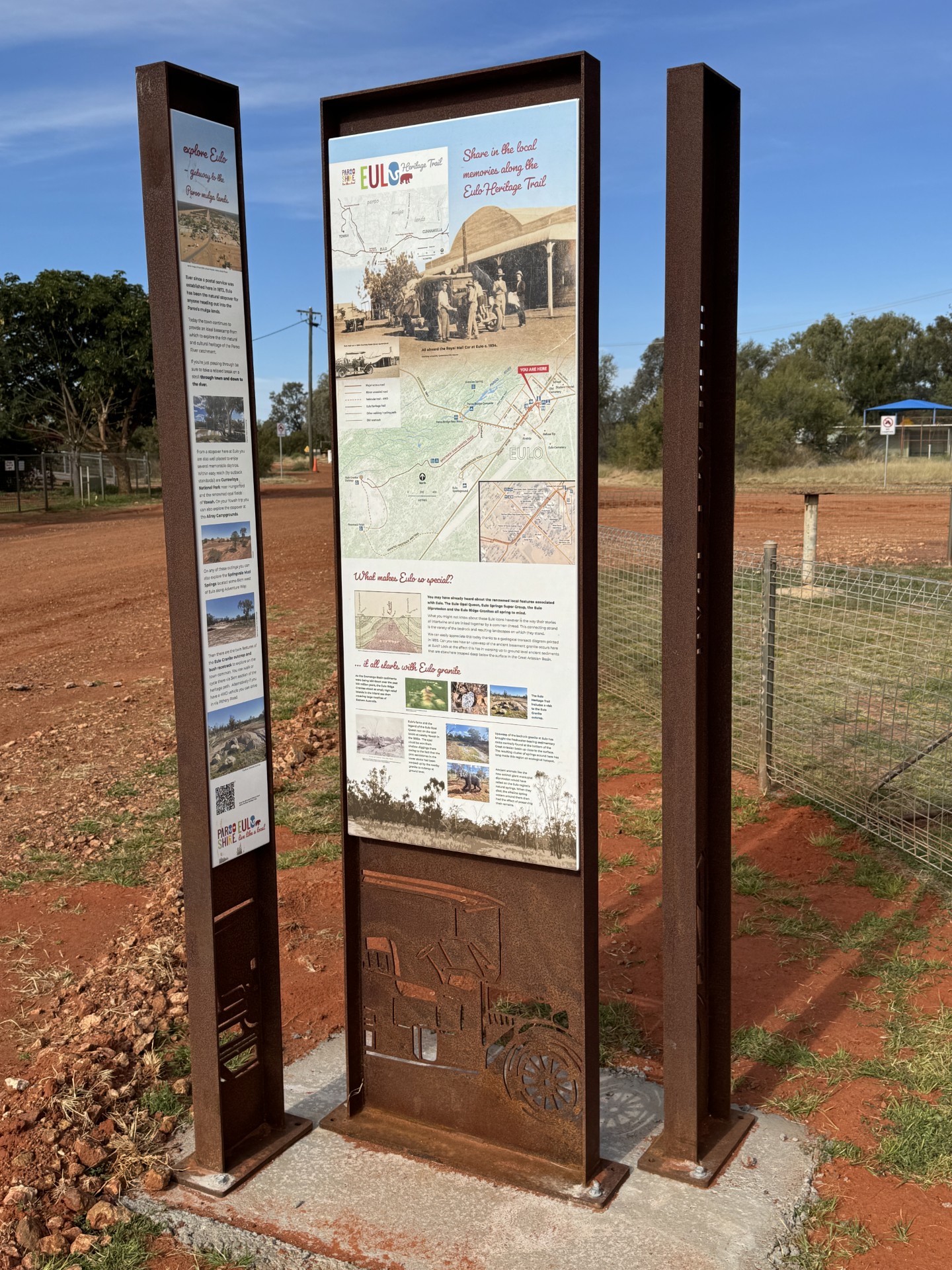 Information signs at Eulo